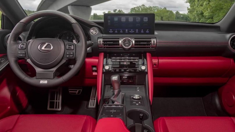 Lexus is 350 f Sport 2022