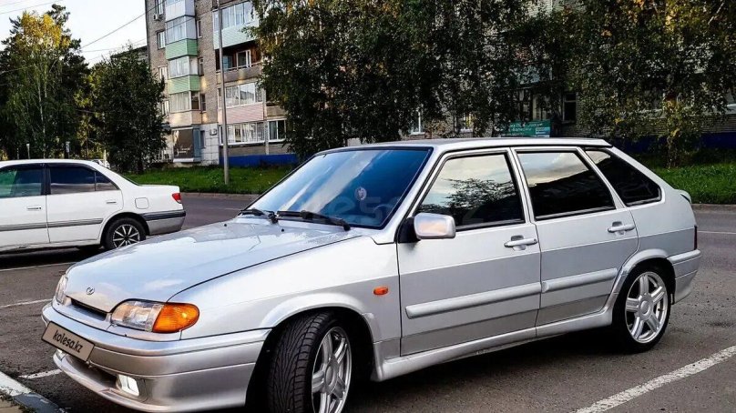 ВАЗ 2114 серебристая