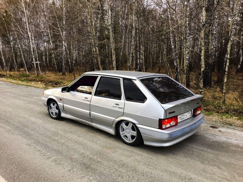 Машина четырка ВАЗ 2114