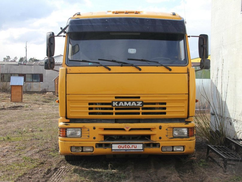 КАМАЗ 5460 желтый