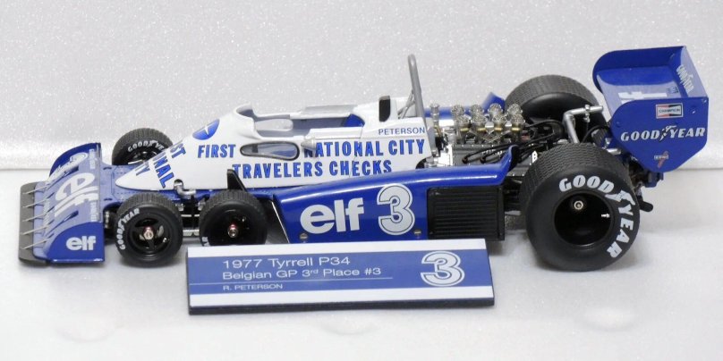 Tyrrell 018 1990