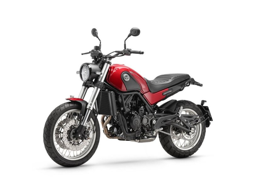 Benelli Leoncino 800 Trail