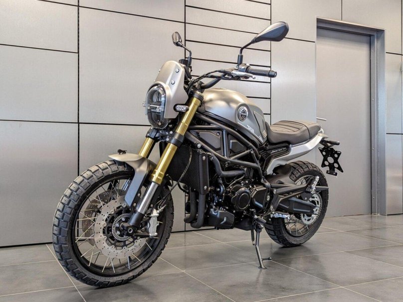 Benelli Leoncino 800 Trail