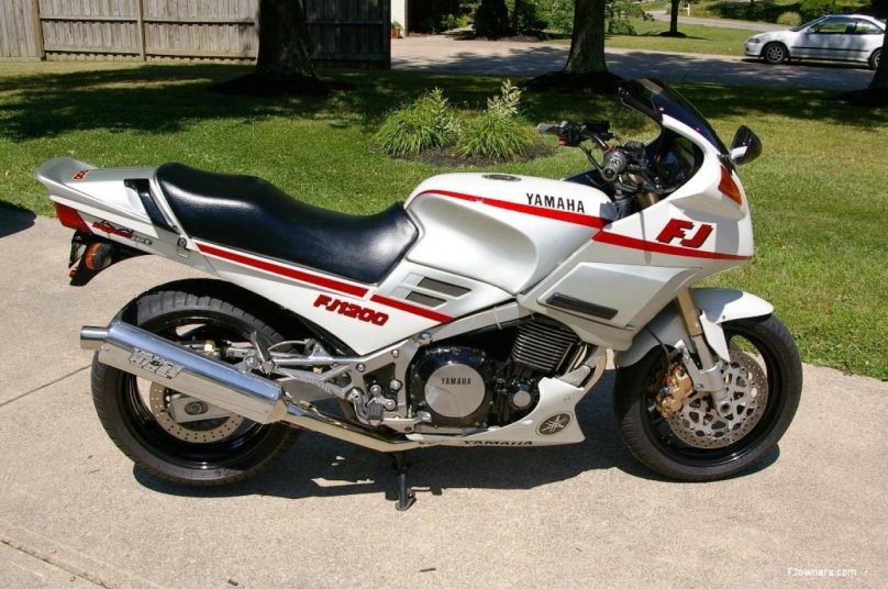 Yamaha FG 1200