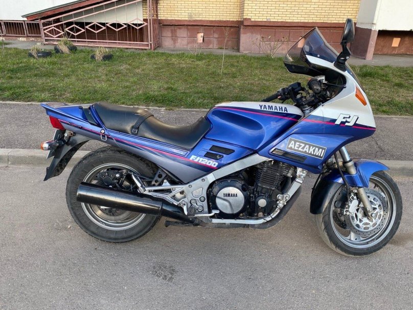 Yamaha FJ 1200 сняли сиденье