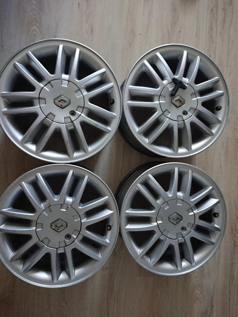 Диск колеса Рено Логан r15