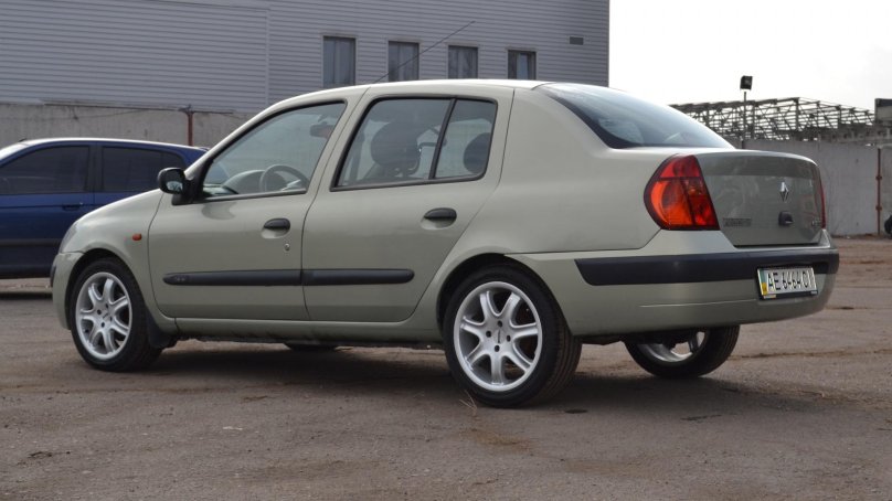 Рено Симбол 2005