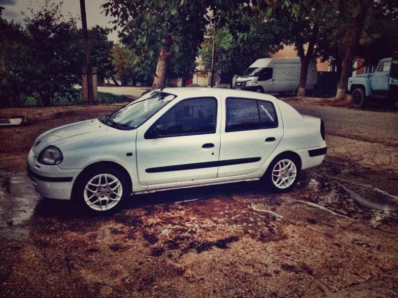 Рено Симбол r17