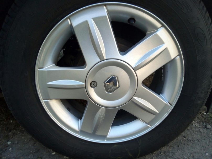 Литые диски на Рено Логан 1