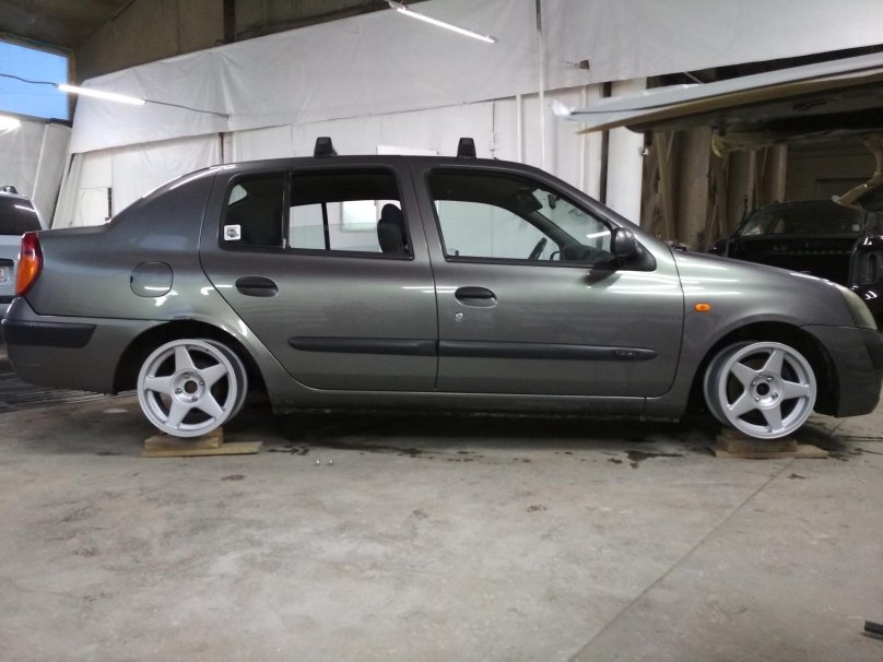 Рено Симбол на 16 дисках