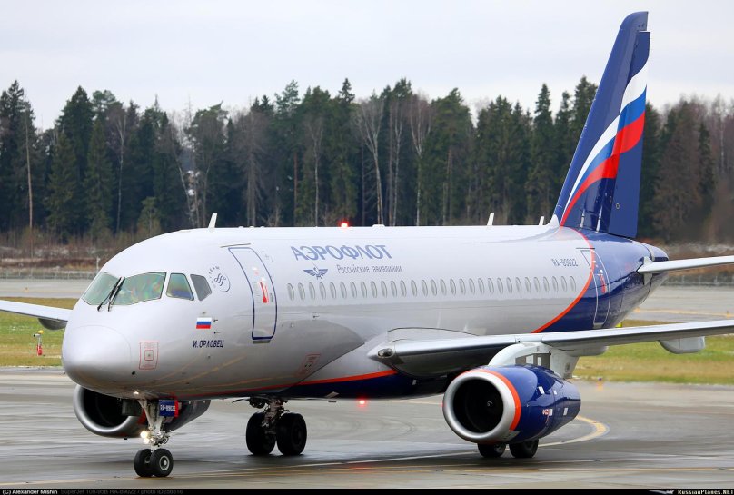 Самолет Sukhoi Superjet 100-95