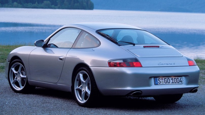 Porsche 911 Carrera 4 996
