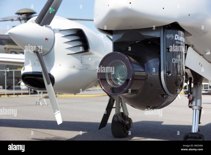 Самолет с камерой