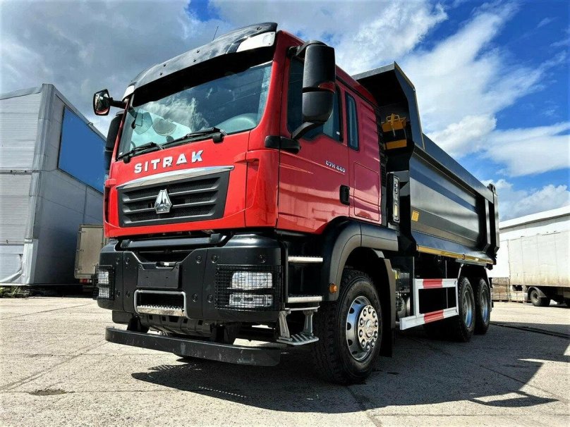 HOWO Sitrak c7h тягач