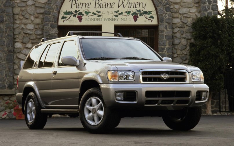 Nissan Pathfinder 2 поколение