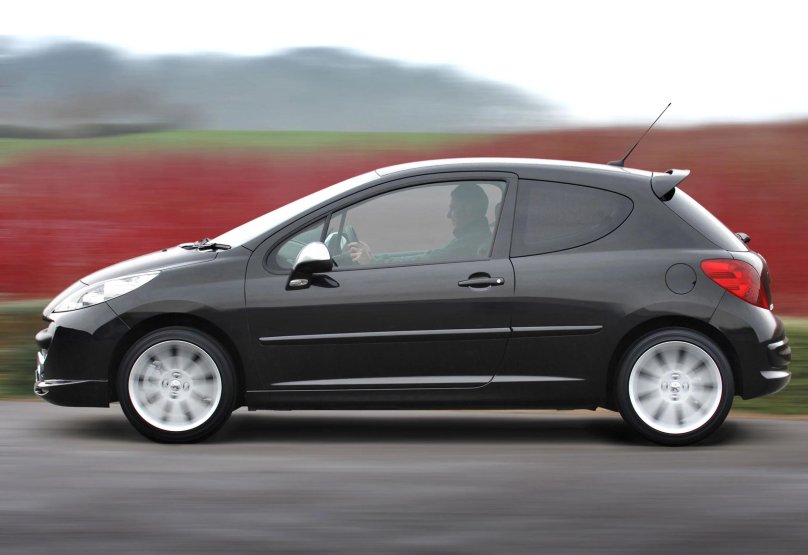 Пежо 207 черная