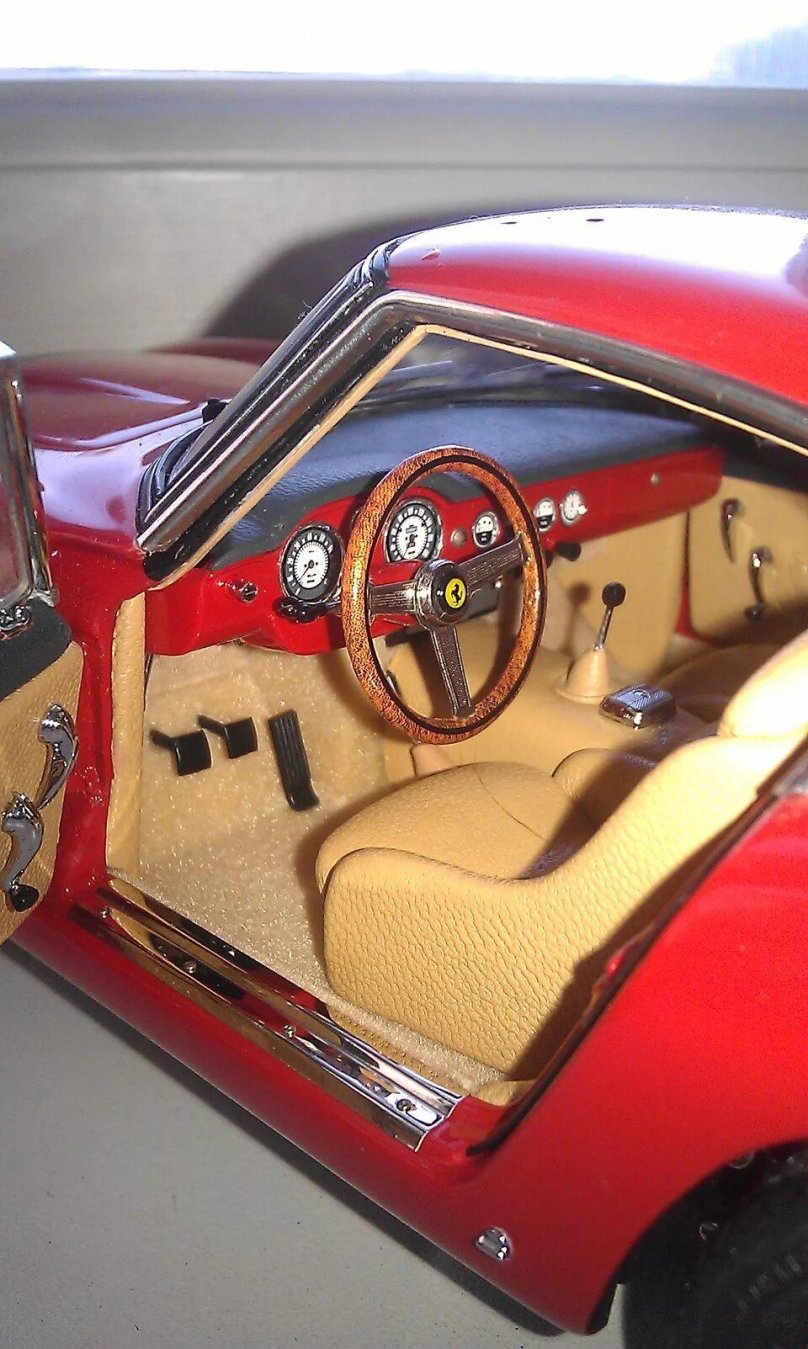 Моделька Феррари Берлинетта