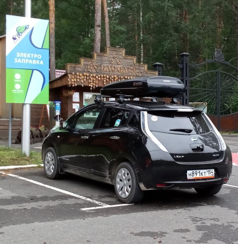 Багажник на крышу Nissan Leaf aze0