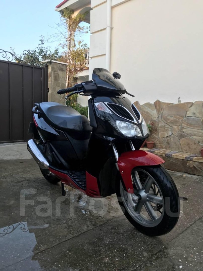 Априлия спорт Сити 200