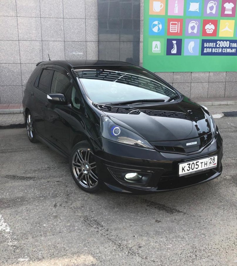 Хонда фит шаттл 2011 черный
