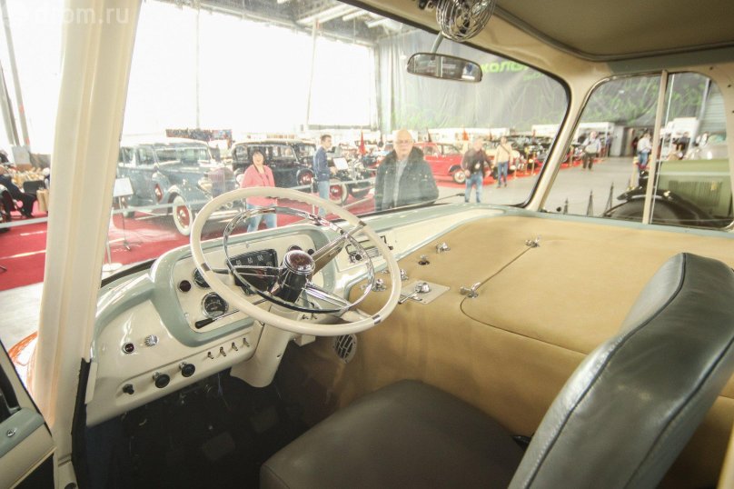 ЗИЛ-118 Юность салон