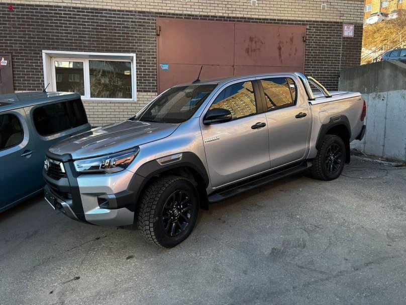 Тойота Хайлюкс 2021 Блэк Оникс