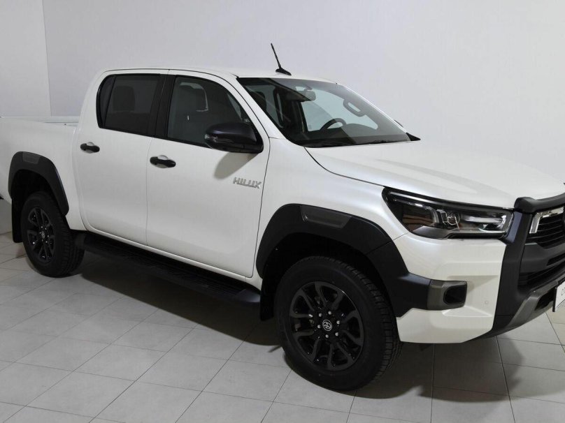 Накладки на двери Тойота Хайлюкс 2021 год