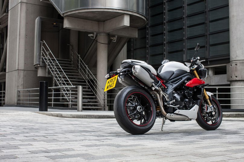 Triumph Street Triple 2014