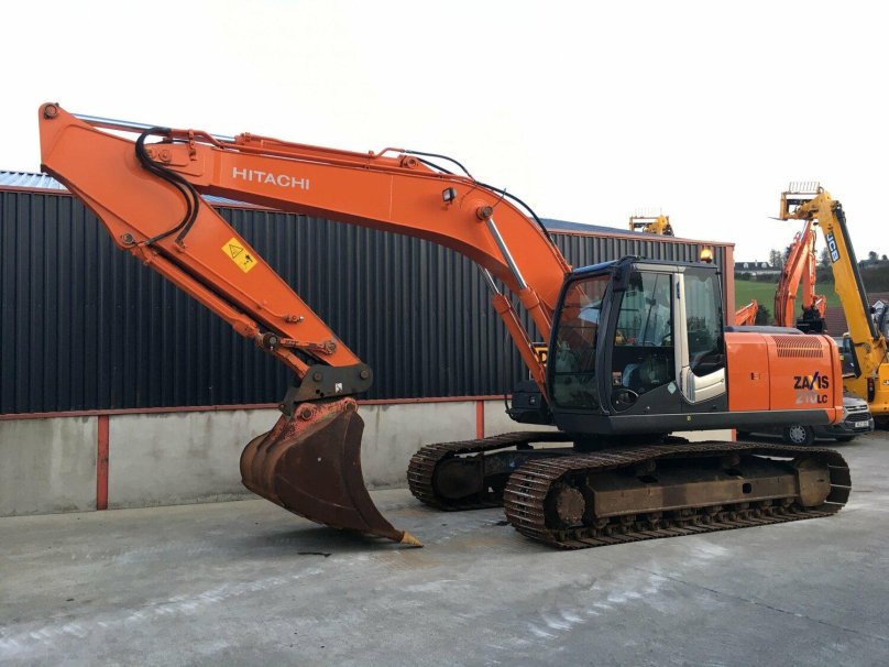 Экскаватор Хитачи 210 гусеничный