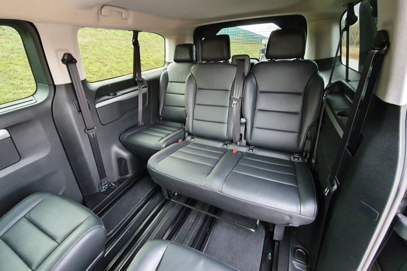 Opel Zafira Life 2021 салон