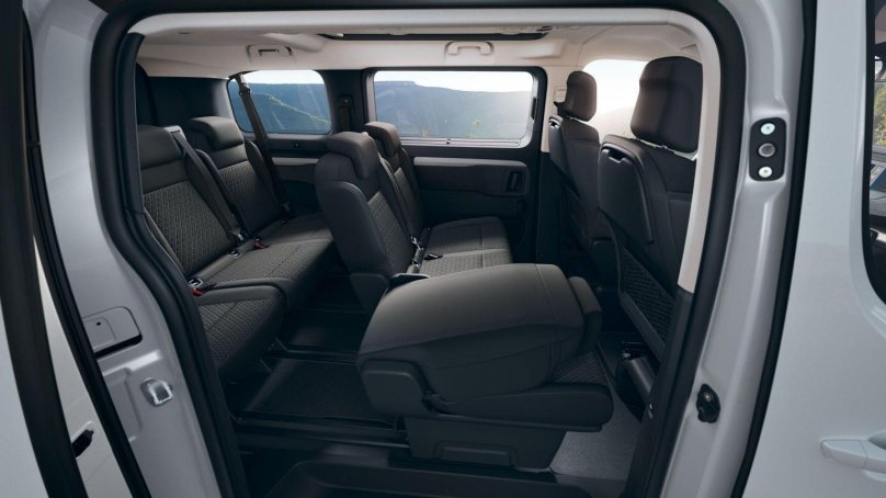 Opel Zafira Life 2021 салон