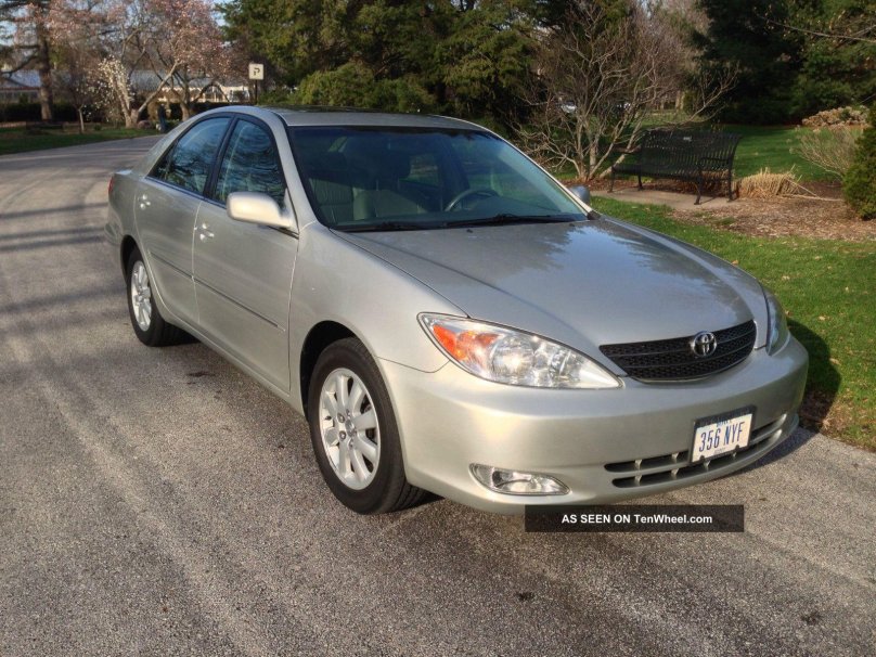 Тойота Камри XLE 2004