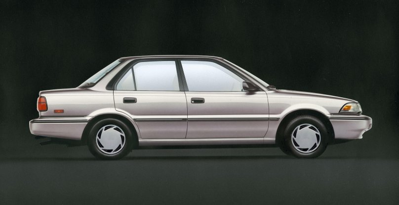 Тойота Королла е90 седан