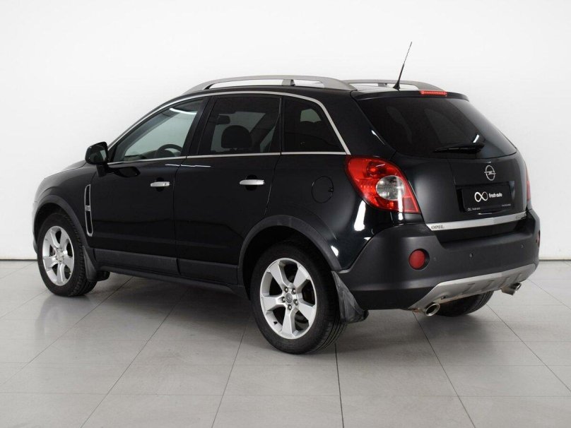 Опель Антара черный