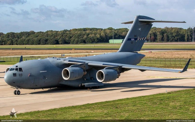 Самолет c-17 Globemaster III