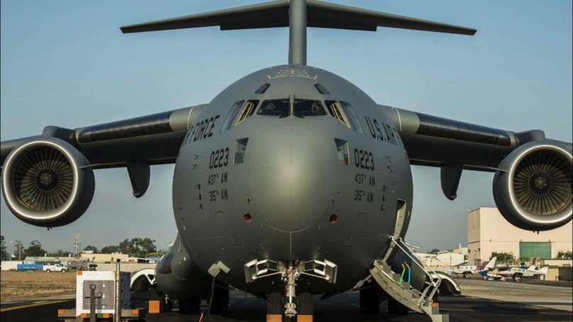 Самолет c-17 Globemaster III