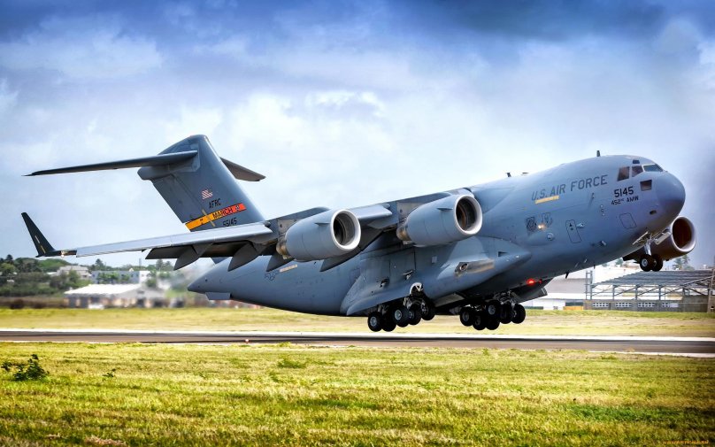 Boeing c-17 Globemaster III военно-транспортные самолёты