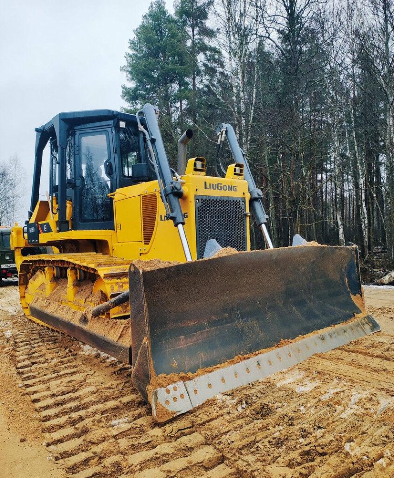 Гусеничный бульдозер clgb320