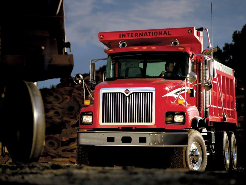 International Truck 2002
