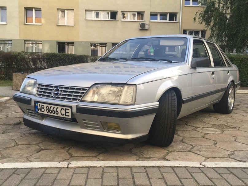 Opel Senator 1984
