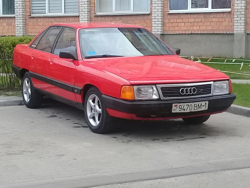 Audi 100 c3