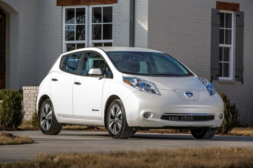 Nissan Leaf электромобиль