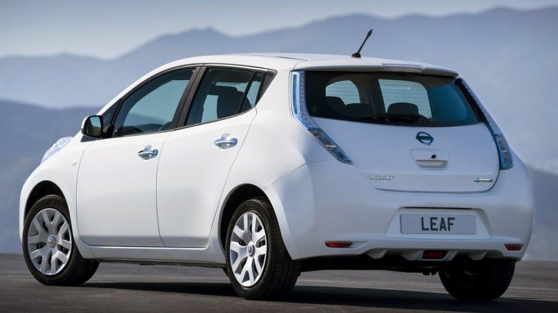 Nissan Leaf электромобиль
