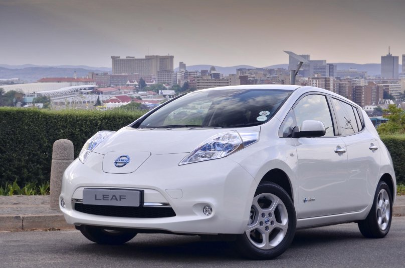 Nissan Leaf электромобиль