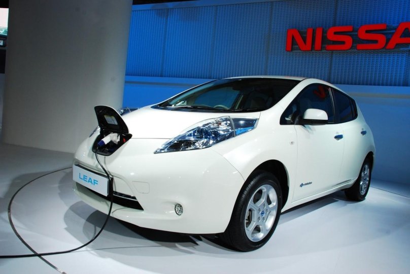 Nissan Leaf электромобиль