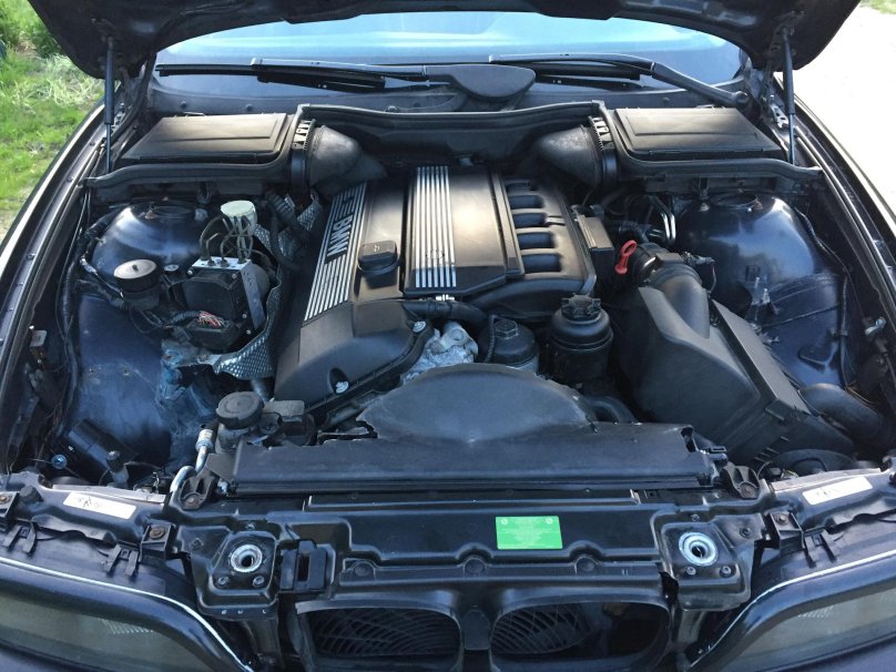 Мотор БМВ е39 2.5