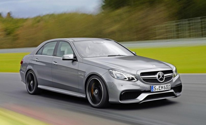 Мерседес е класс АМГ 63
