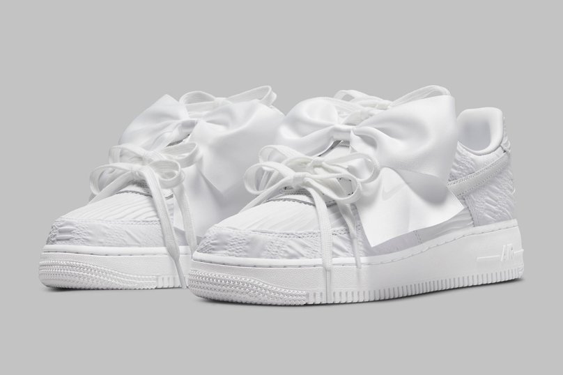 Nike Air Force 1 LX "Triple White"