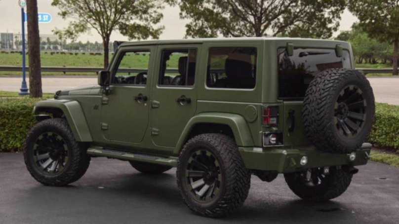 Jeep Wrangler Rubicon зеленый