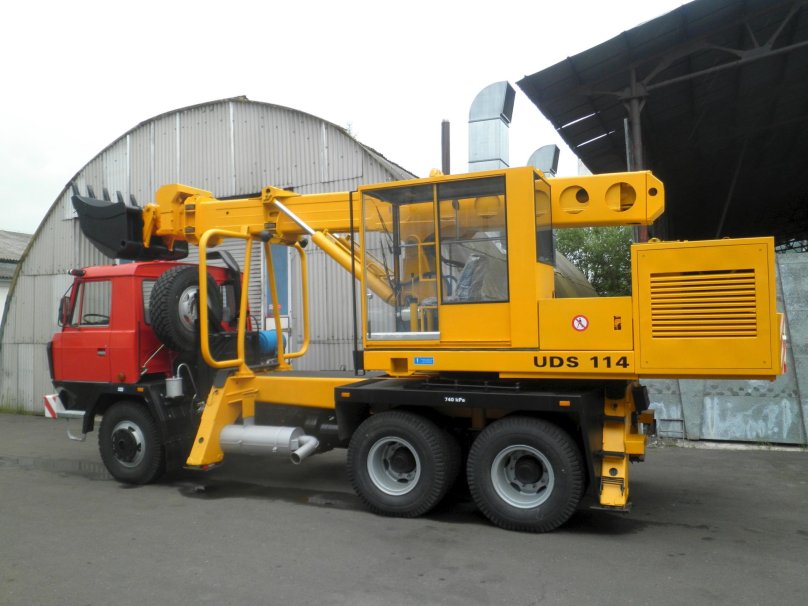 Экскаватор-планировщик UDS-114